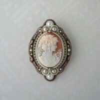 After
落ち着いた配色で